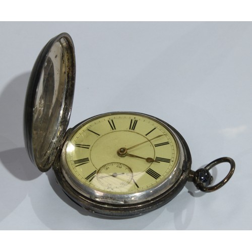 537 - A silver hunter pocket watch, engine turned case, white enamel dial, Roman numerals, subsidiary seco... 