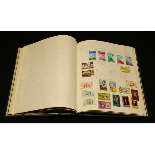 430 - Stamps - QEII stamp album, Br Commonwealth A-Z sets and part sets, 100's of stamps, used and MM