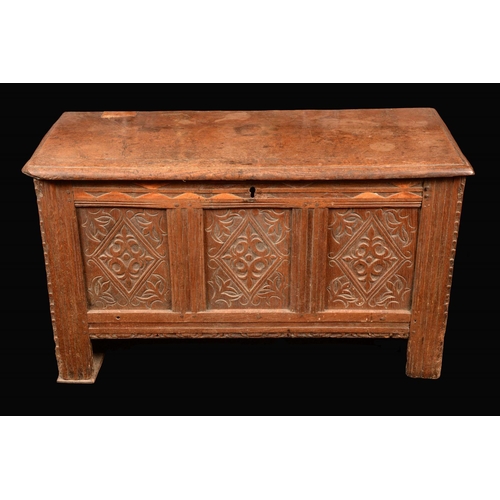 1419 - A '17th century' oak blanket chest, of small proportions, hinged oversailing top enclosing two tills... 