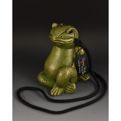 3383 - A novelty carved acacia wood Froggie Green handbag in the form of a seated frog, by Timmy Woods of B... 