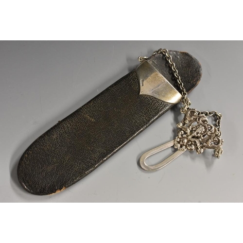 3390 - A Victorian chatelaine spectacle case, silver mounted leather, hallmarked Saunders and Shepherd, Che... 