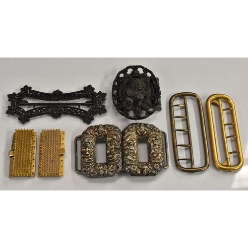 3401 - A quantity of lady's belt buckles to include repousse white metal, gilt metal, steel etc (7)