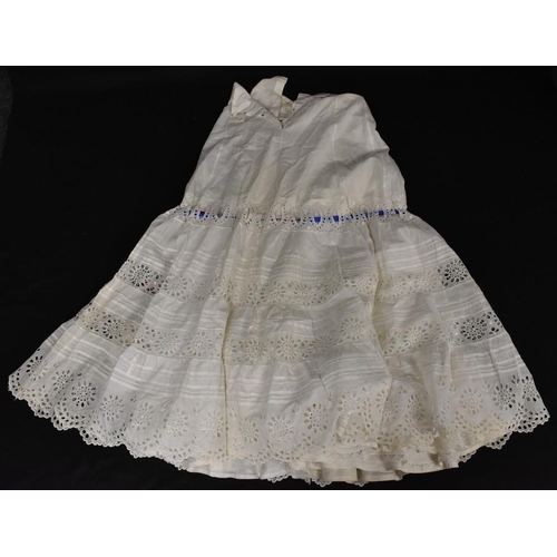 3420 - A pair Victorian lady's cotton bloomers, broiderie anglaise detail; a lady's short cotton petticoat,... 