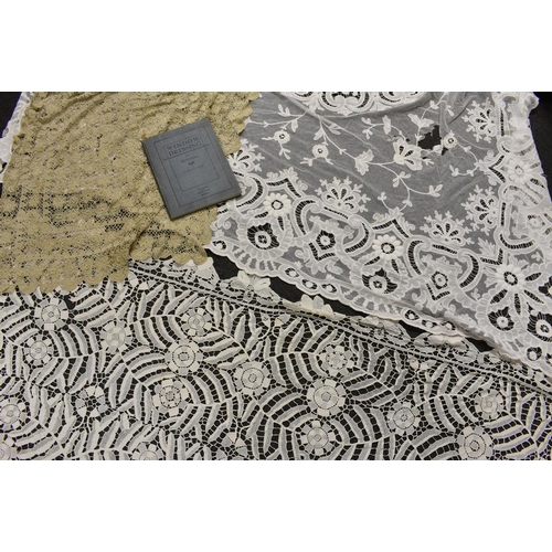 3464 - Textiles - a quantity of lace and fabrics to include a white Carrickmacross style lace panel, approx... 