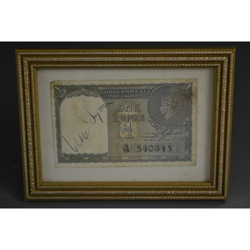 5907 - Dam Vera Lynn, CH, DBE, OStJ - an autographed WW2 period Government of India one rupee banknote, 6cm... 