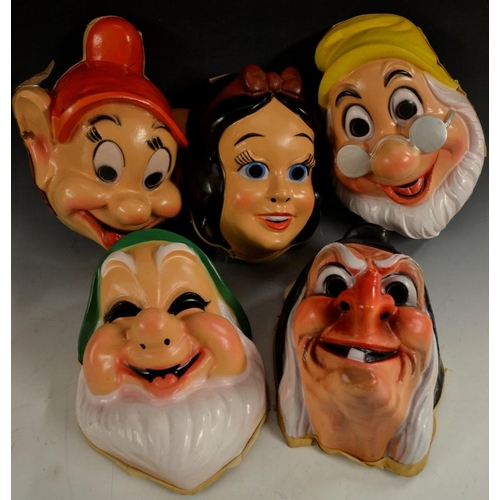 5072 - Masks - a rare vintage 1980s Cesar products set of Disney face masks from Snow White and the Seven D... 