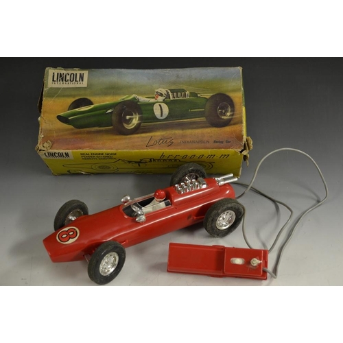 5078 - Lincoln International (Hong Kong), a large scale Lotus Indianapolis Racing Car - red plastic battery... 