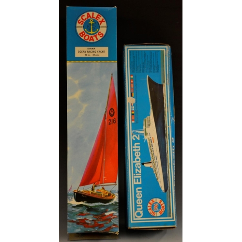 5083 - Triang Scalex Boats - RMS Queen Elizabeth II No S525 and Diana Ocean racing Yacht H216, both boxed (... 