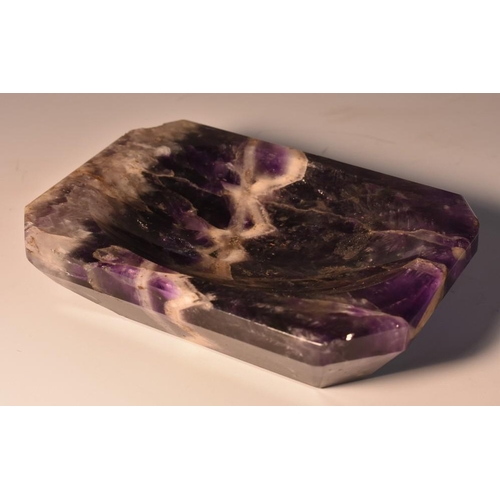 3463 - A Blue John-type fluorite canted rectangular desk tidy, 9.5cm wide