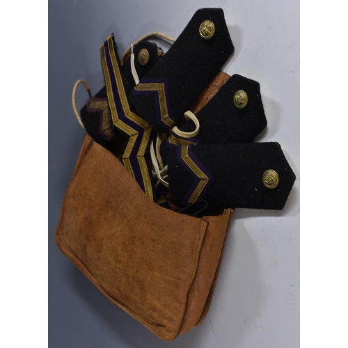 3826 - Militaria - British Navy - naval rank flashes, shoulder badges and cap band, early 20th century (qty... 