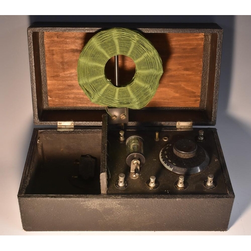 3971 - An early 20th century Marconiphone radiogram, by the Marconi Company, cased en suite with aerial, 13... 