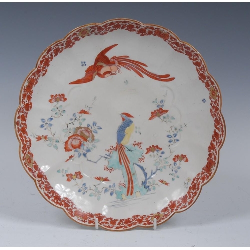 65 - A Chelsea  Sir Joshua Reynolds pattern scalloped circular charger, decorated with a Kakiemon style l... 