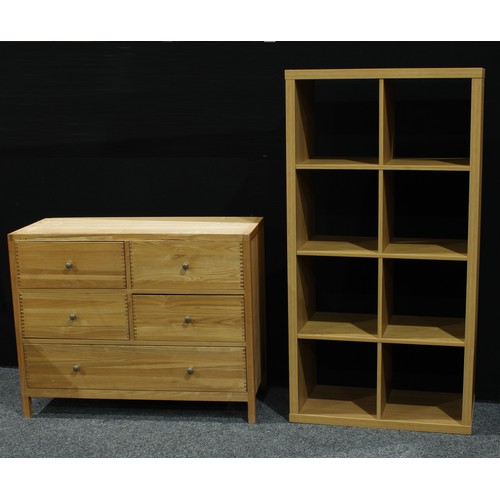 135 - A pair of contemporary chest of drawers, rectangular top above four small and one long drawers, 82cm... 