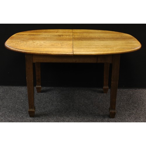 140 - An Arts and Crafts oak extending dining table, oval top, tapered square legs, spade feet, extending ... 