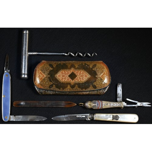 5298 - An Egyptian Revival gentleman's novelty combination knife, as a Ancient Egyptian mummy sarcophagus, ... 