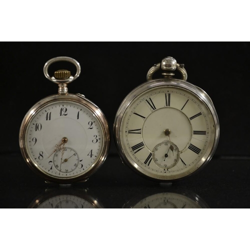 3050 - A Victorian silver open face pocket watch,  cream dial, bold Roman numerals, minute track, subsidiar... 