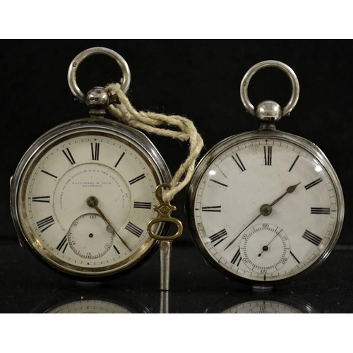 3068 - A Victorian Waltham silver open face pocket watch,  white dial, Roman numerals, minute track, subsid... 