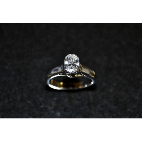 3452 - A diamond solitaire ring, oval brilliant cut diamond, approx 1ct, quarter claw crown, white gold sha... 