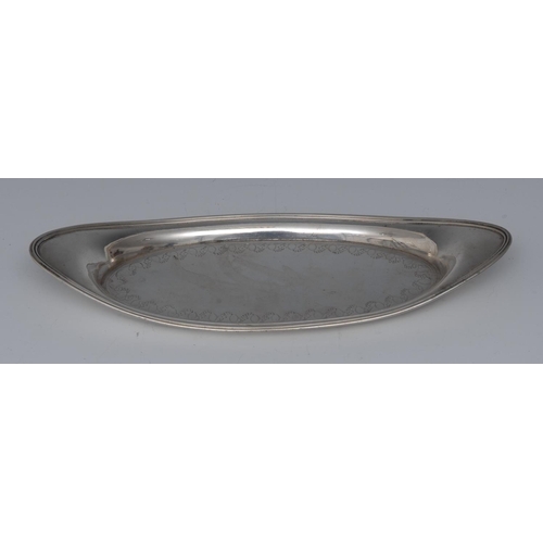 66 - A George III silver navette shaped snuffers tray, reeded border, bright-cut engraved with a band of ... 