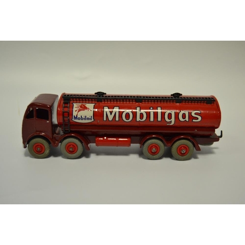 345 - Dinky Supertoys 941 Foden 14-Ton Tanker, maroon cab, red body and chassis, white 'Mobilgas' logo to ... 