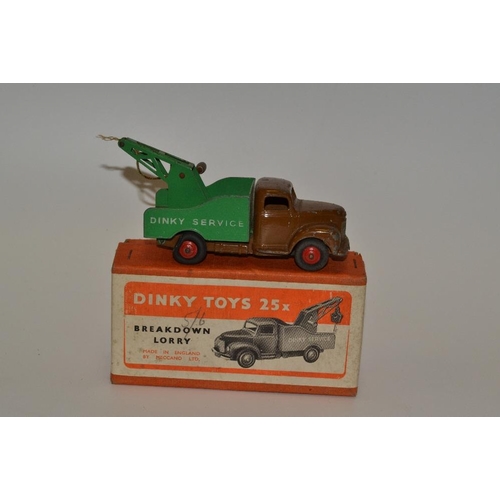 357 - Dinky Toys No. 25x breakdown lorry, brown and green livery, red hubs, boxed