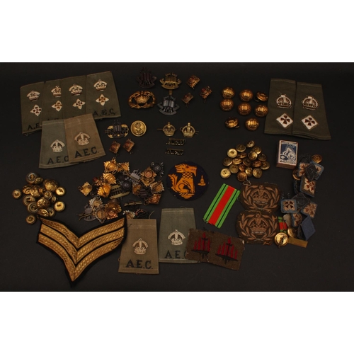 319 - Militaria, Army Educational Corps, Cap badges, collars, buttons, cloth hand woven epaulets, titles, ... 