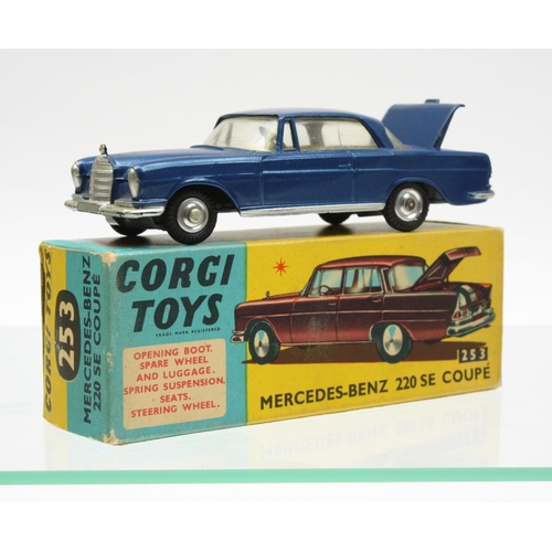 67 - Corgi Toys 253 Mercedes Benz 220 SE Coupe, metallic blue body, cream interior, luggage and spare whe... 