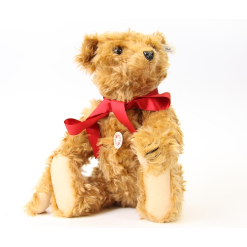 337 - Steiff 1904 Baarle replica teddy bear, limited edition of 00031/6000 pieces, trademark button to ear... 