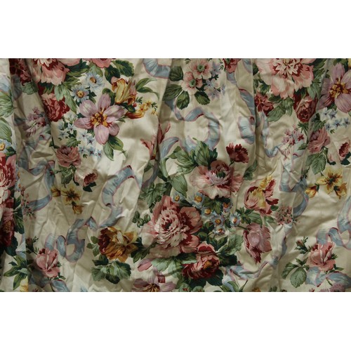 425 - Textiles - a large pair of country house style floral curtains