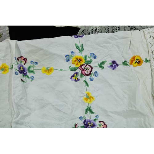 426 - Textiles - hand embroidered table cloths and lace edged linen