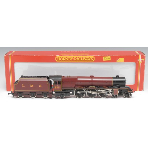 2069 - Hornby Railways OO Gauge R2052 LMS 4-6-2 “Queen Maud” Princess Class locomotive and six wheel tender... 