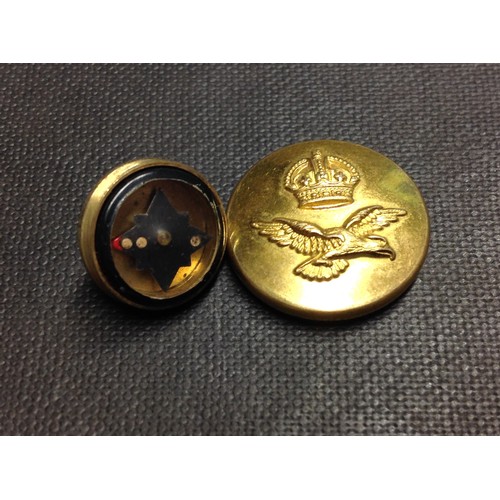 95 - WW2 British RAF Escape button compass. Reverse of the button is marked 