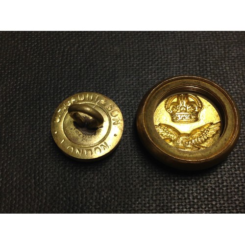 95 - WW2 British RAF Escape button compass. Reverse of the button is marked 