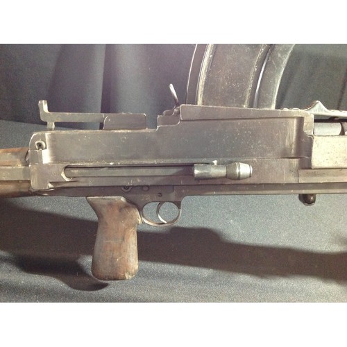 273 - WW2 British .303 MkI Bren Light Machine Gun, Enfield manufacture, serial number 494. Dial drum rear ... 