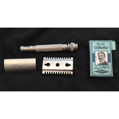 310 - WW2 British Army Safety Razor. Maker marked and dated MM&S 1945 along with WD Broad arrow and CC1087... 