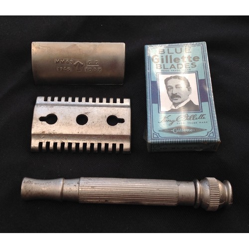 311 - WW2 British Army Safety Razor. Maker marked and dated MM&S 1945 along with WD Broad arrow and CC1087... 