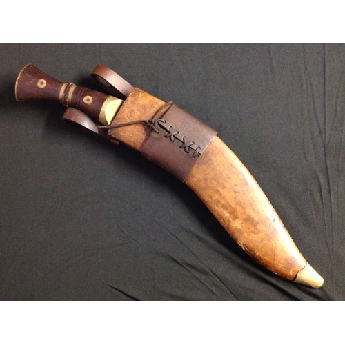 437 - REPRODUCTION WW1 British Kukri knife. Single edged fullered blade 34cm in length. Marked 1917 with i... 