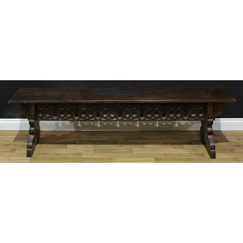 1508 - Frank Pratt of Derby - a 17th century style oak window seat or bench, rectangular top above a frieze... 