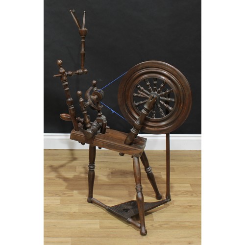 1516 - Frank Pratt of Derby - a spinning wheel, turned spindles and supports, 87cm high

Provenance: Estate... 