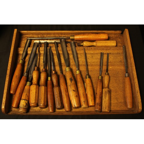 1549 - Cabinet makers gouges and corner tools, many stamped T.Jones and F.Pratt, various sizes and makes in... 