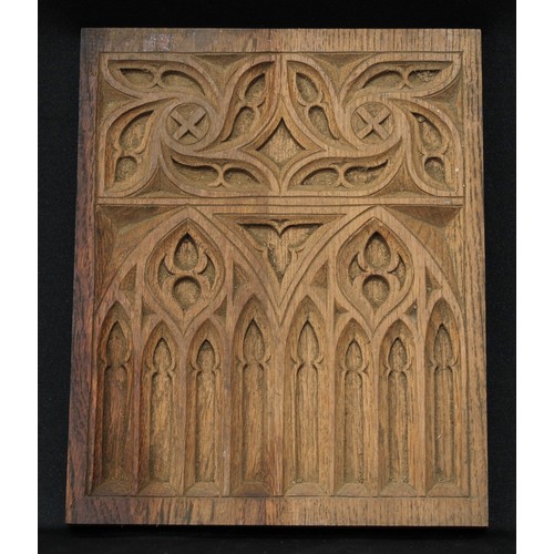 1507 - Frank Pratt of Derby - a 17th century style oak wall hanging panel, moulded pediment above a nulled ... 