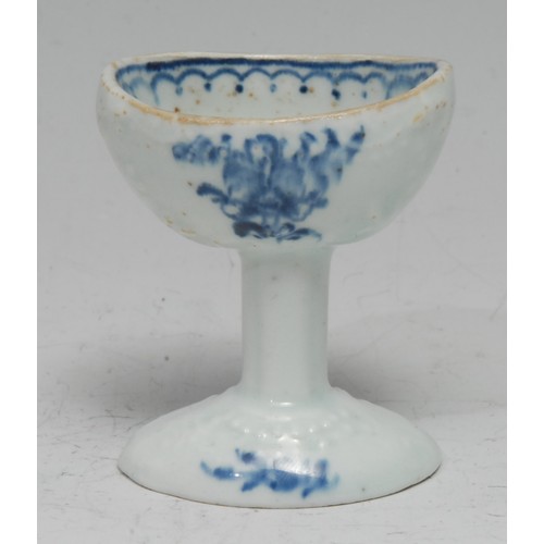 97 - A Lowestoft eye bath, painted painted in underglaze blue with sprays of flowers, 'line, loop and dot... 