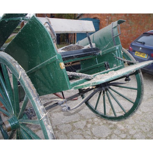 301 - A Pony  two wheel Gig, spoke wheels, previously used with Fell pony, good conditon

**Please note al... 