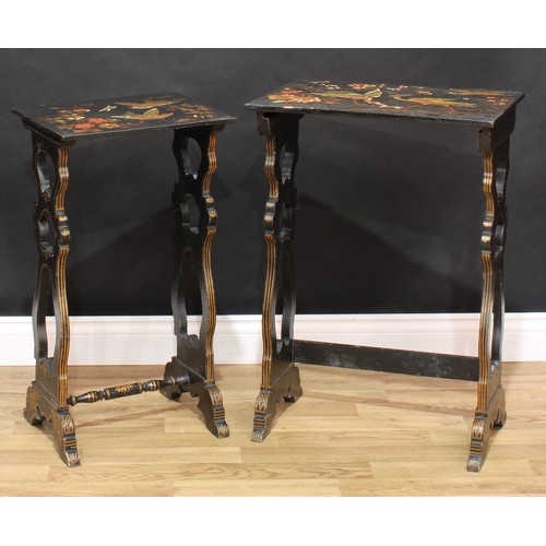 1558 - A graduated pair of 19th century Japanned lacquer occasional tables, each with a rectangular top dec... 