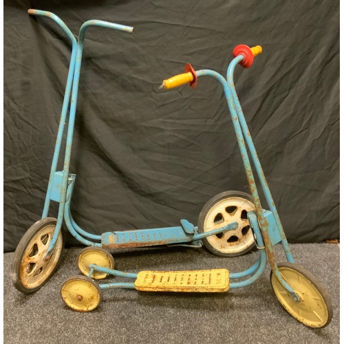 102 - A Vintage 1970s MOBO toys, two wheel scooter, blue tubular metal chassis, white wheels, moulded rubb... 