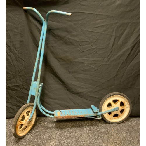 102 - A Vintage 1970s MOBO toys, two wheel scooter, blue tubular metal chassis, white wheels, moulded rubb... 