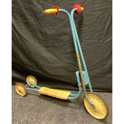 102 - A Vintage 1970s MOBO toys, two wheel scooter, blue tubular metal chassis, white wheels, moulded rubb... 