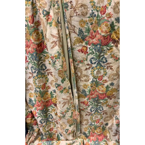 145 - Textiles - a pair of mid 20th century lined floral patterned curtains, each 136cm wide, 228cm drop; ... 