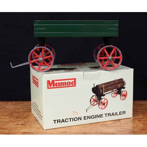 5061 - A Mamod SR1A traction engine trailer, green trailer with red spoked wheels, boxed with original inne... 