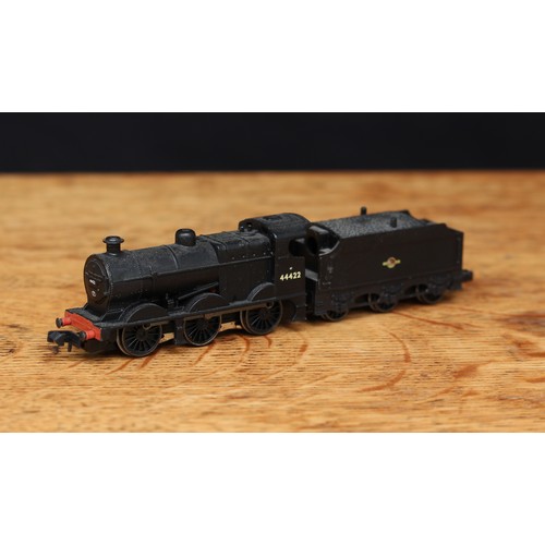 5074 - Graham Farish by Bachmann N Gauge (1:146 scale) 372-053 BR Class 4F 0-6-0 locomotive and six wheel t... 